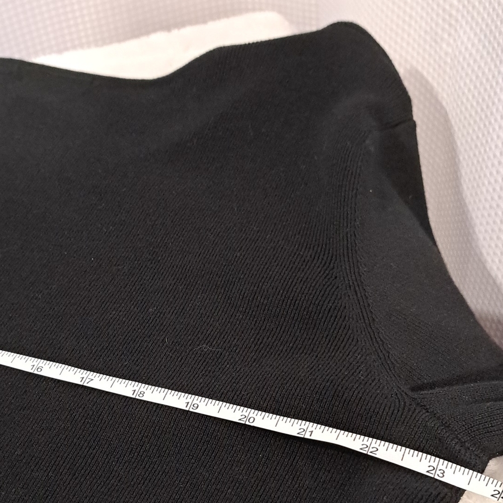 Black Short Sleeve Scoop Neck Sweater - Picture 5 of 7